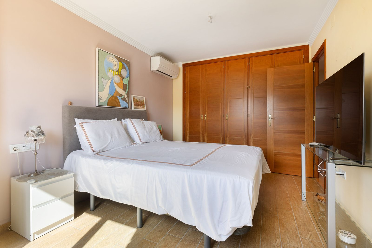 Huis te koop in La Carihuela | 4 slaapkamers H5474809