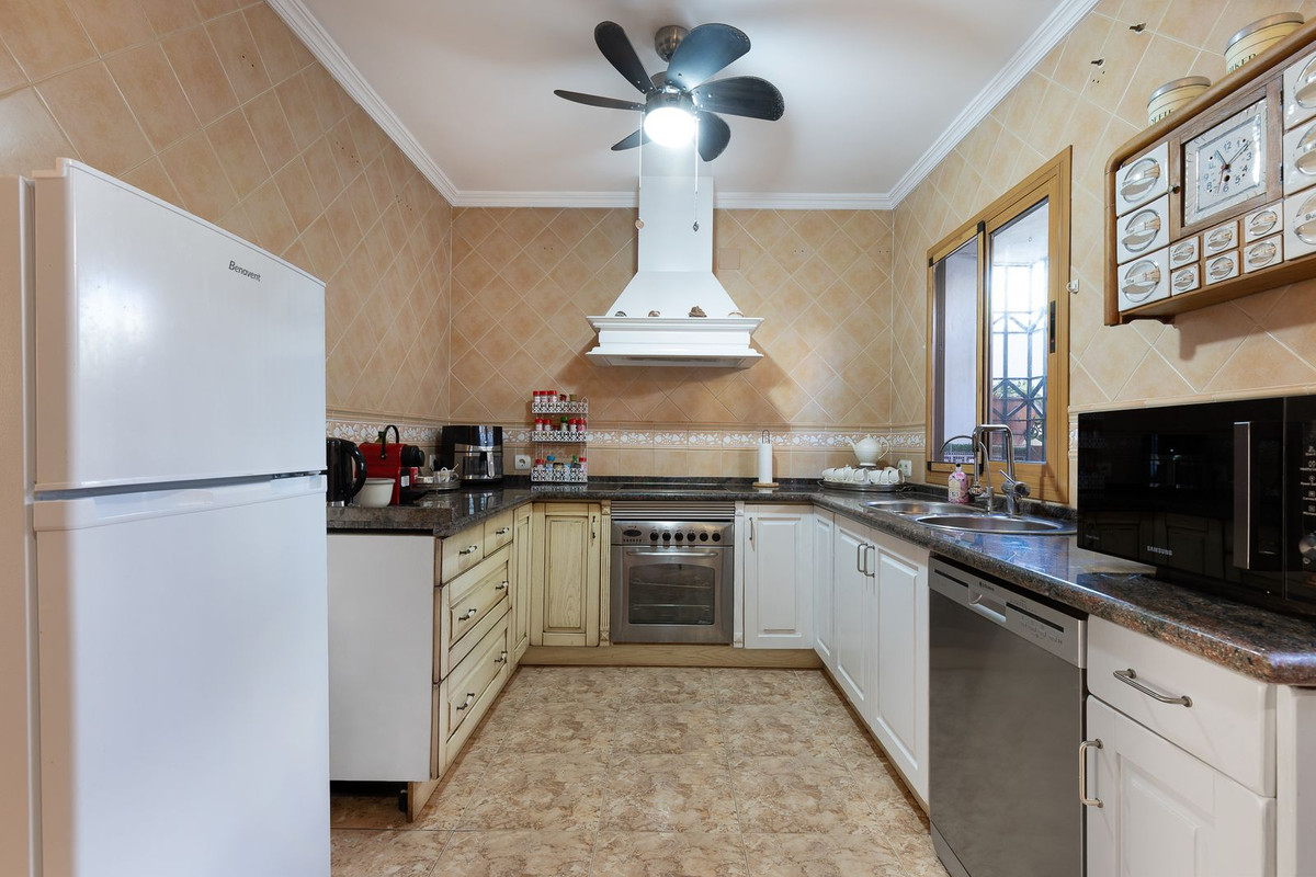 Huis te koop in La Carihuela | 4 slaapkamers H5474809