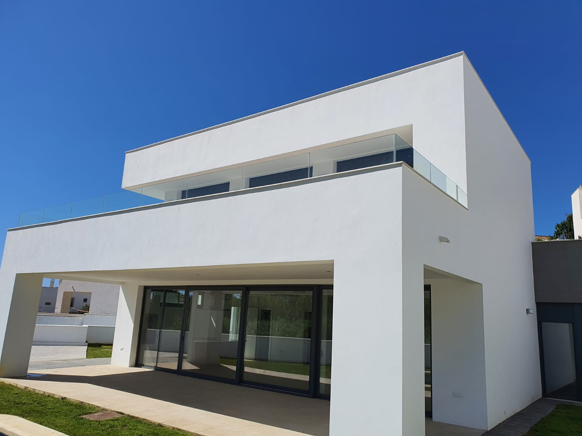 Nieuwbouw in La Duquesa-10