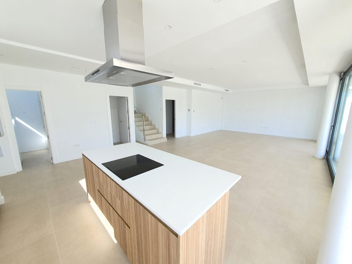 Nieuwbouw in La Duquesa-12