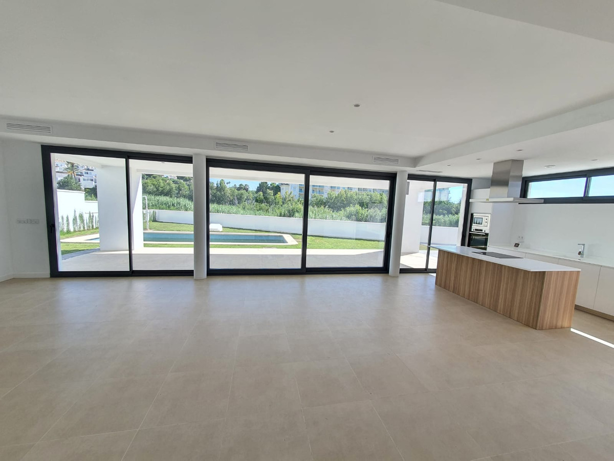 Nieuwbouw in La Duquesa-14