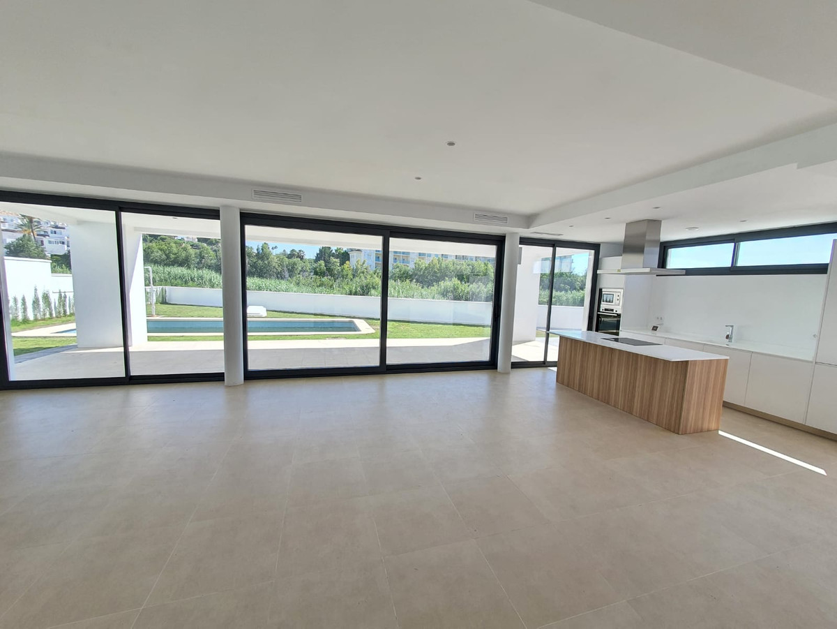Nieuwbouw in La Duquesa-15