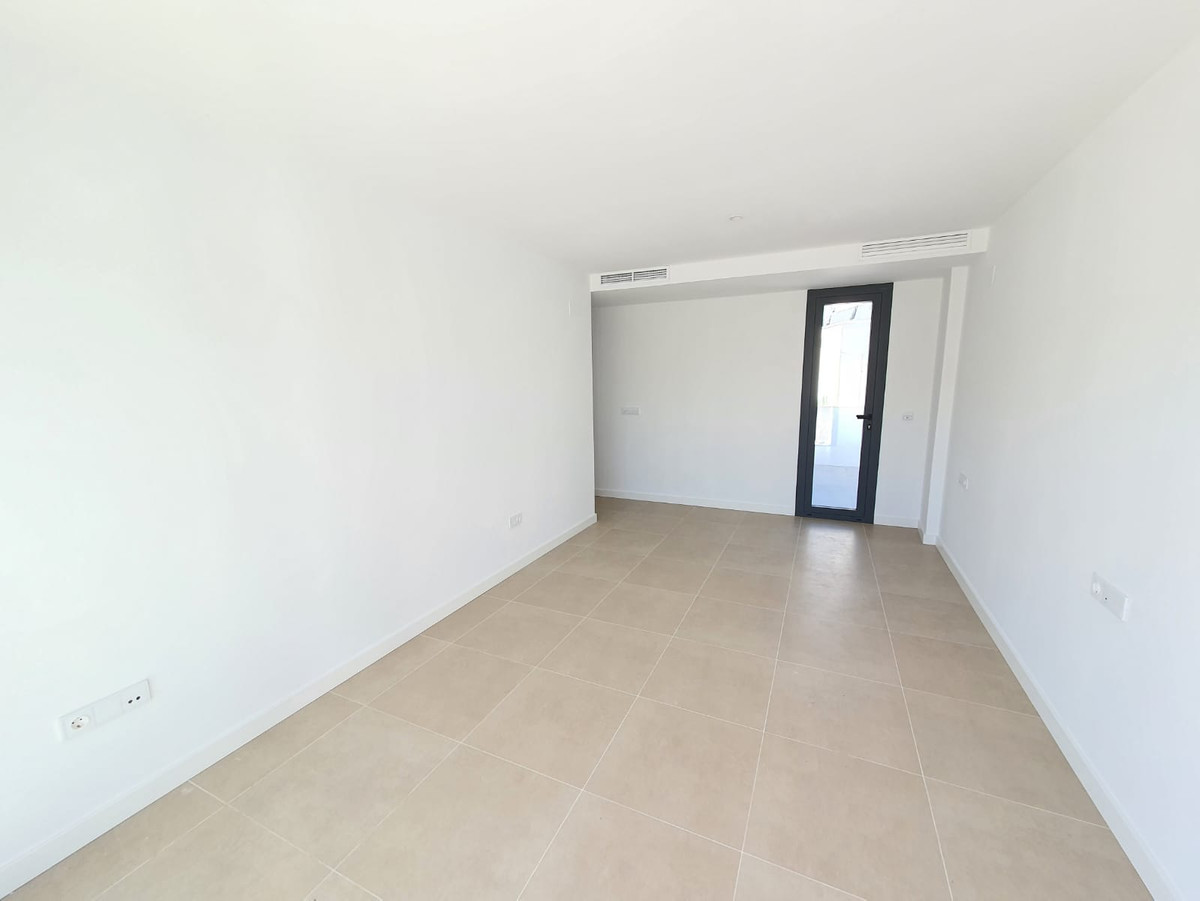 Nieuwbouw in La Duquesa-24