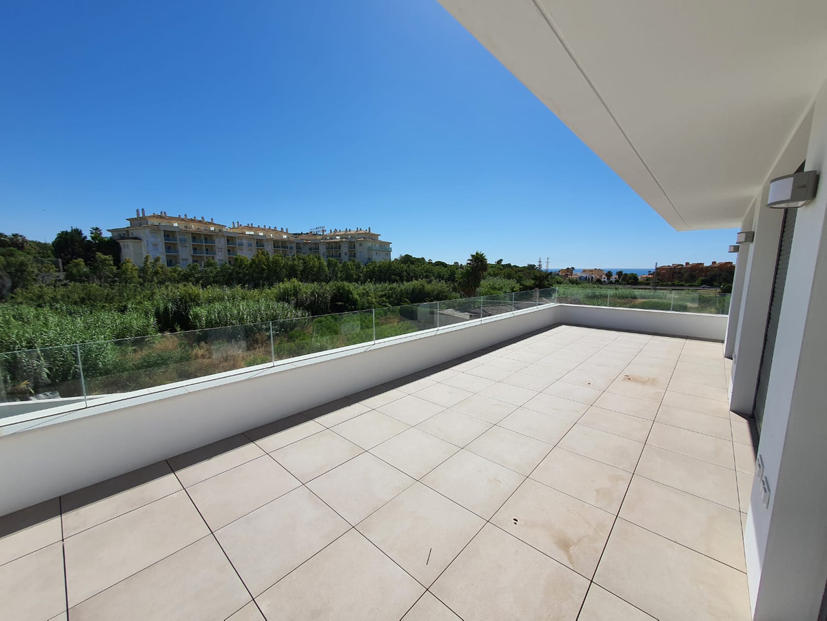 Nieuwbouw in La Duquesa-26