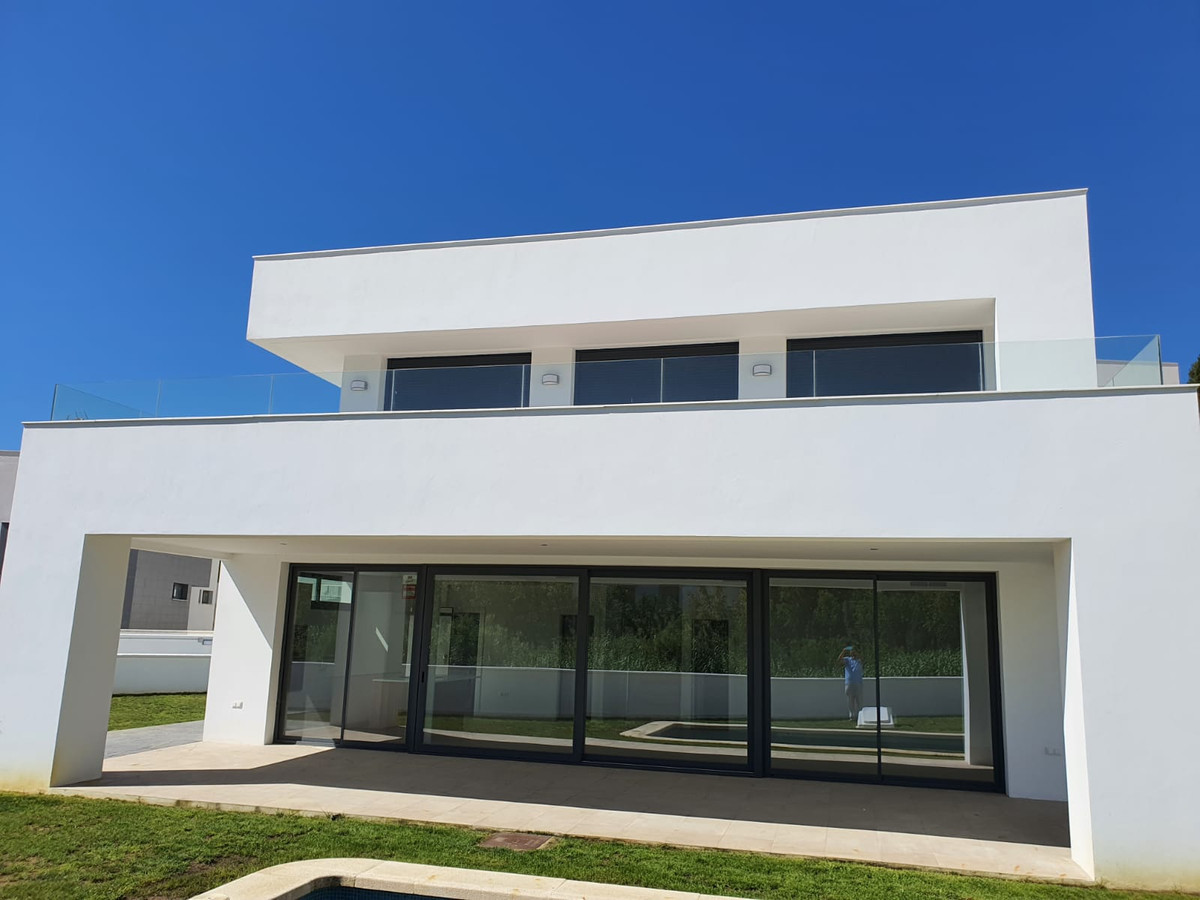 Nieuwbouw in La Duquesa-9