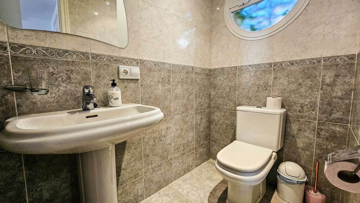 Geschakelde Woning in La Duquesa-18