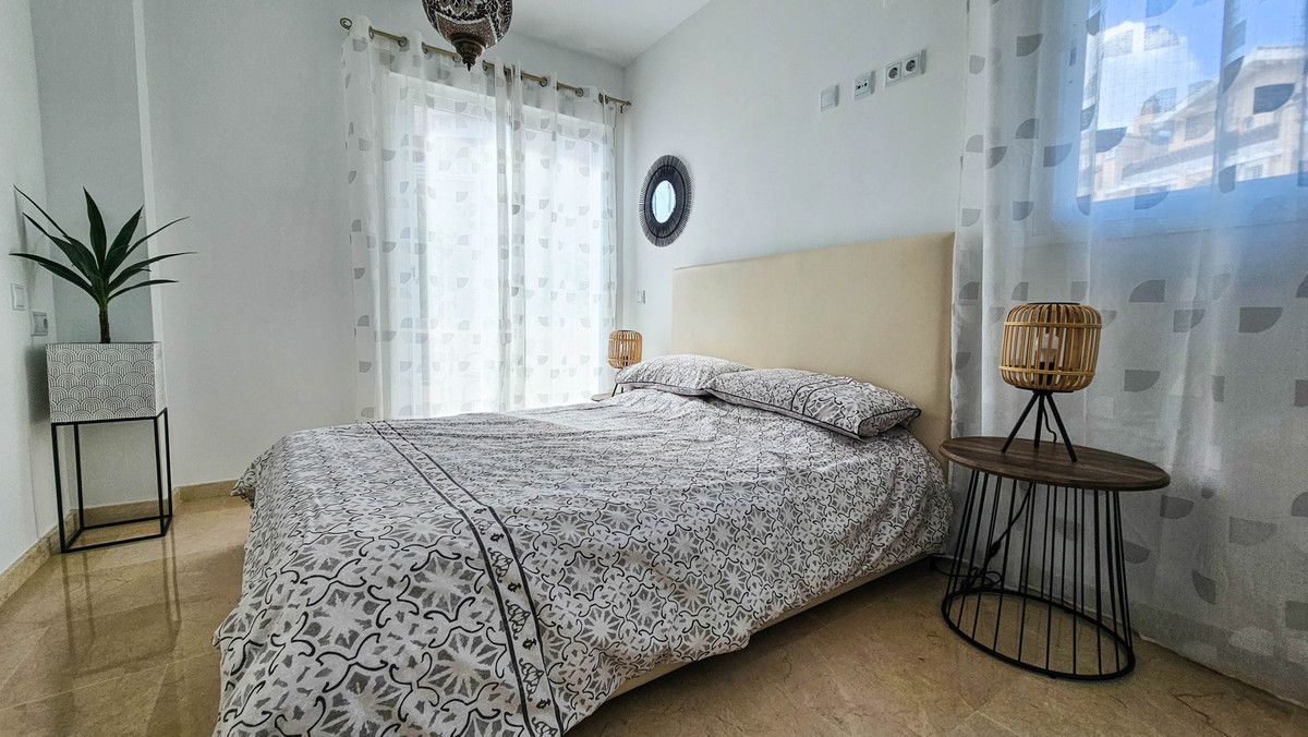 Geschakelde Woning in La Duquesa-26