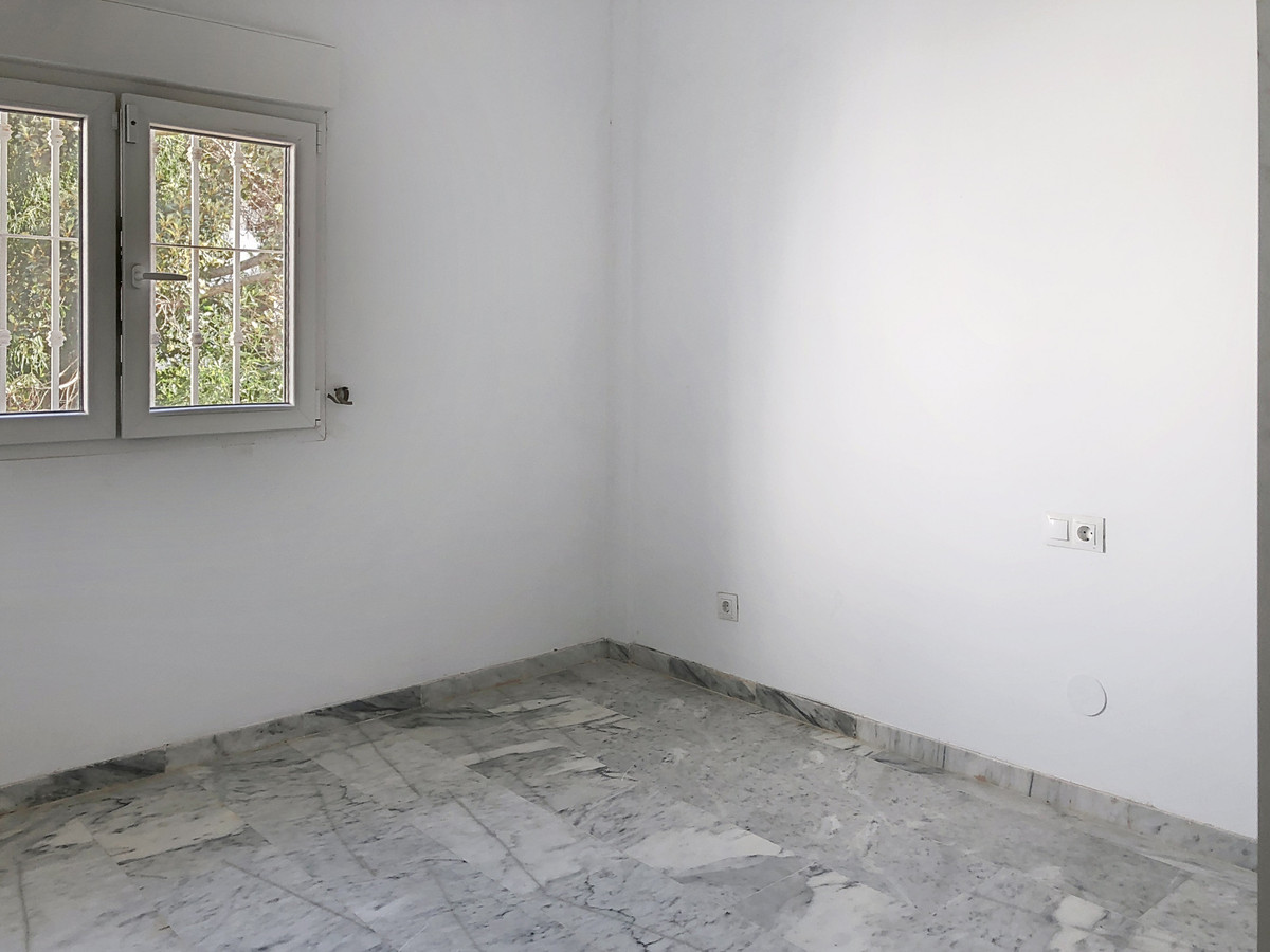 Geschakelde Woning in La Duquesa-36