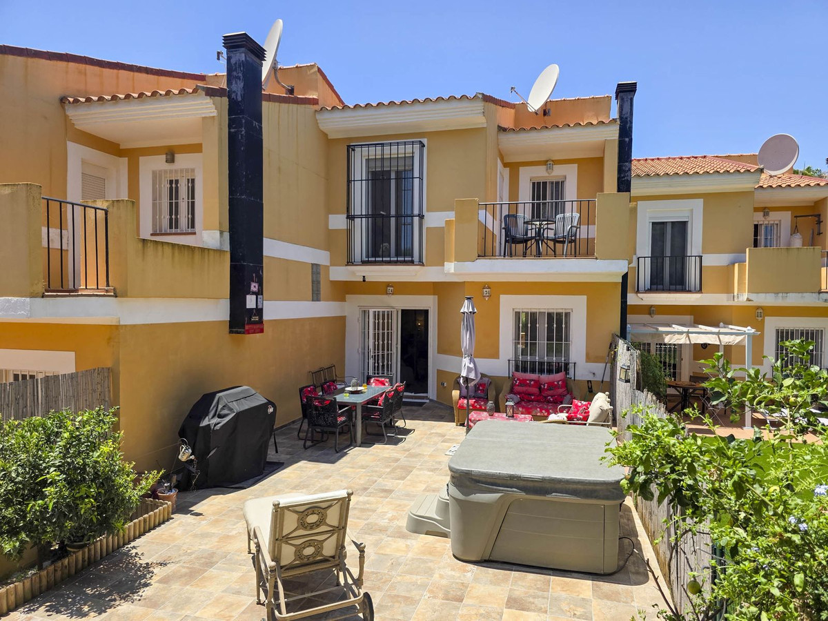 Huis te koop in La Duquesa | 3 slaapkamers H5083318