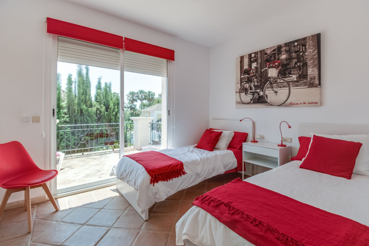 Huis te koop in La Duquesa | 4 slaapkamers H5103139