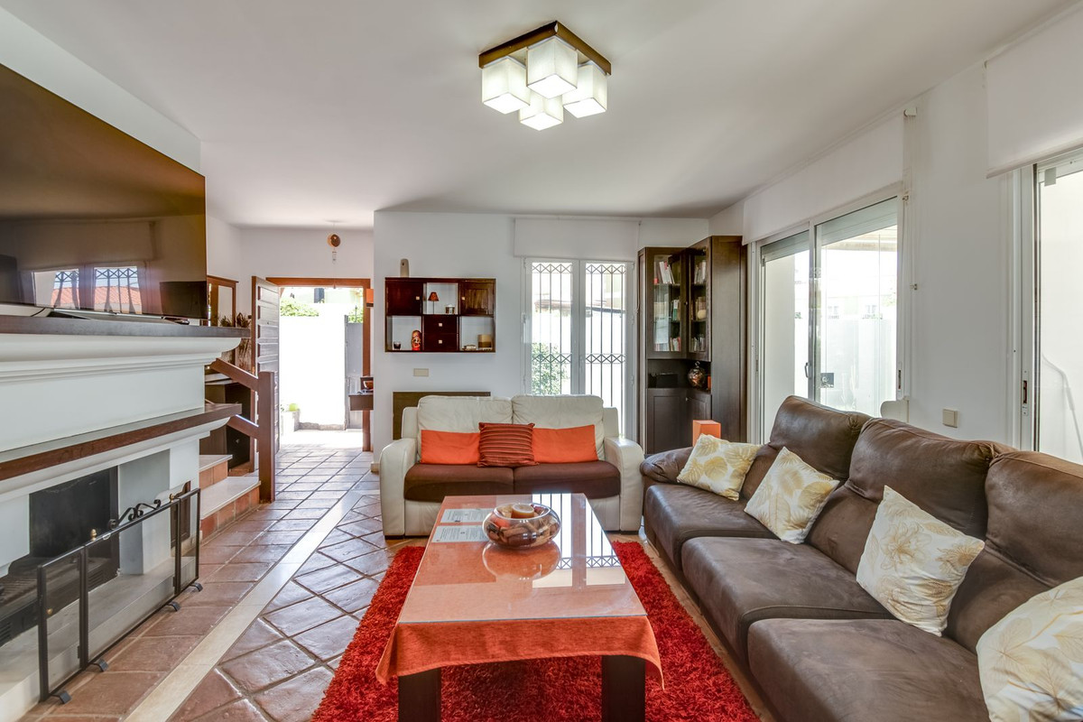 Huis te koop in La Duquesa | 4 slaapkamers H5103139