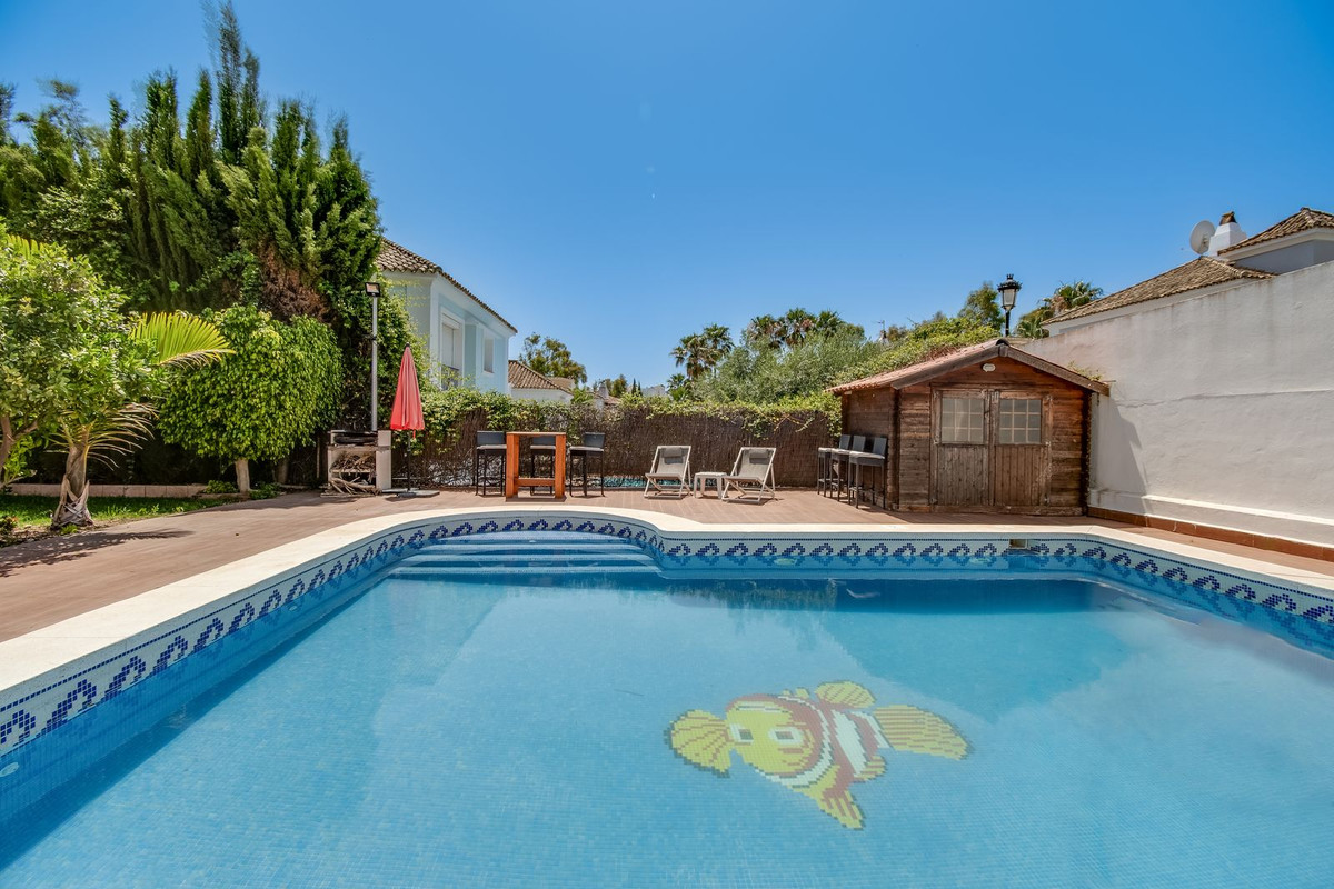 Huis te koop in La Duquesa | 4 slaapkamers H5103139