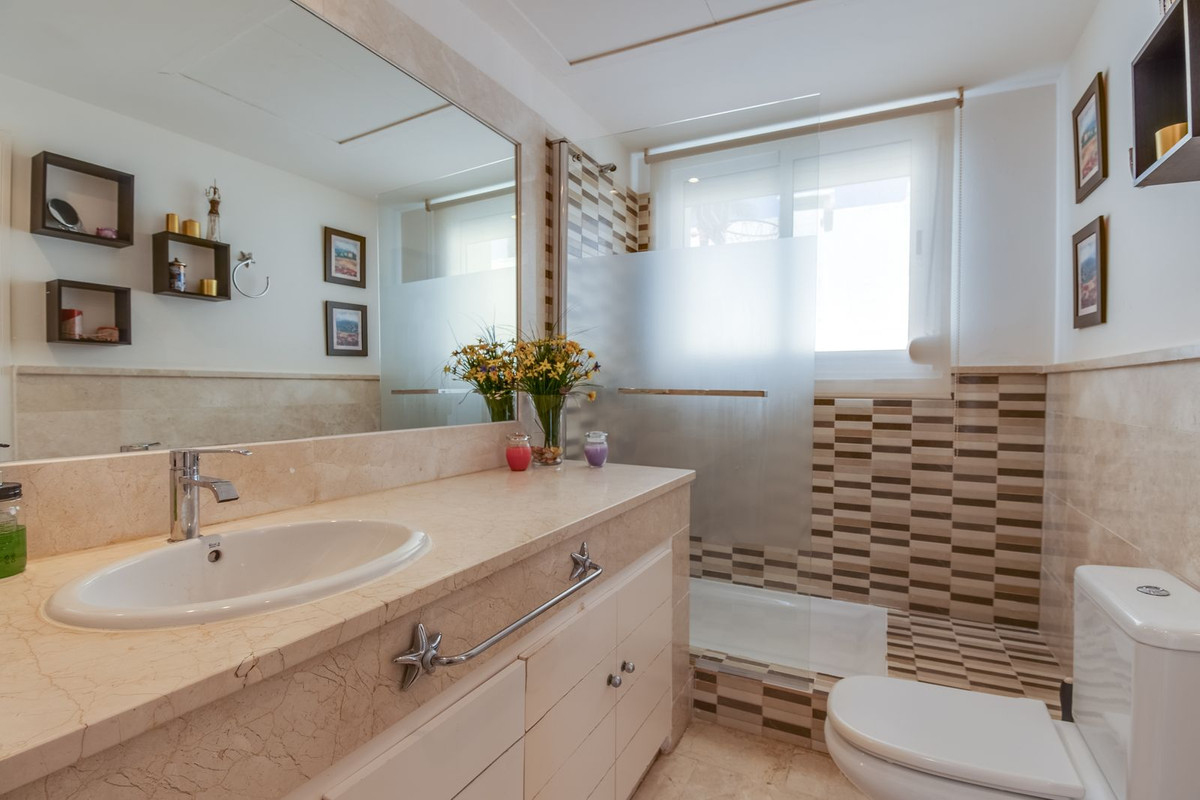 Huis te koop in La Duquesa | 4 slaapkamers H5103139