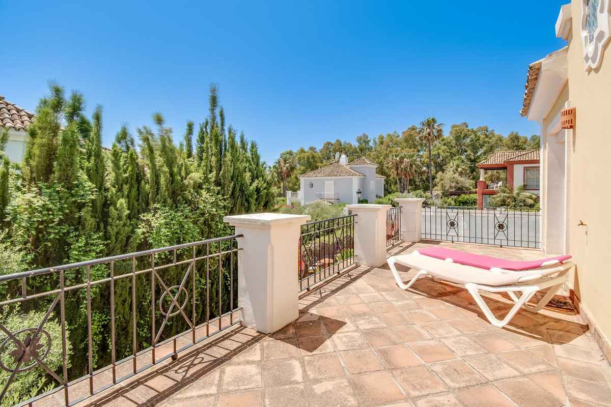 Huis te koop in La Duquesa | 4 slaapkamers H5103139