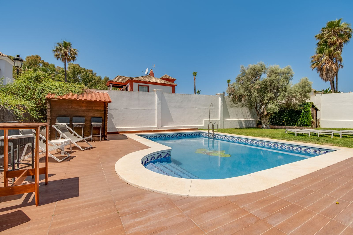 Huis te koop in La Duquesa | 4 slaapkamers H5103139