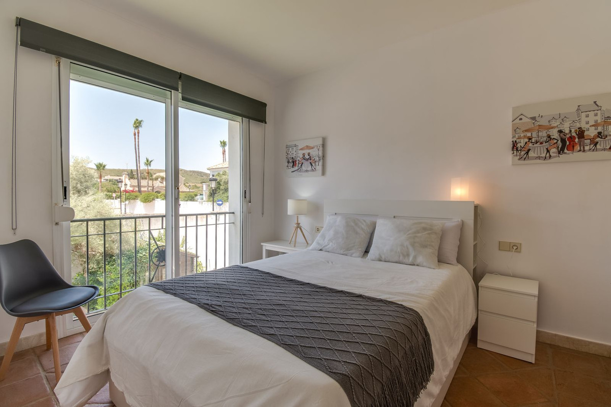 Huis te koop in La Duquesa | 4 slaapkamers H5103139