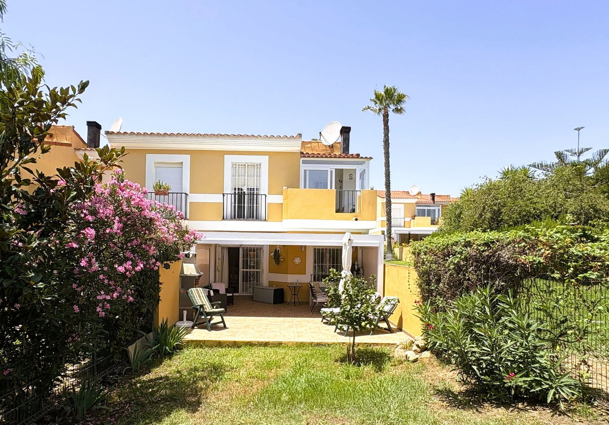 Townhouse for sale in La Duquesa | 3 bedrooms H5111614