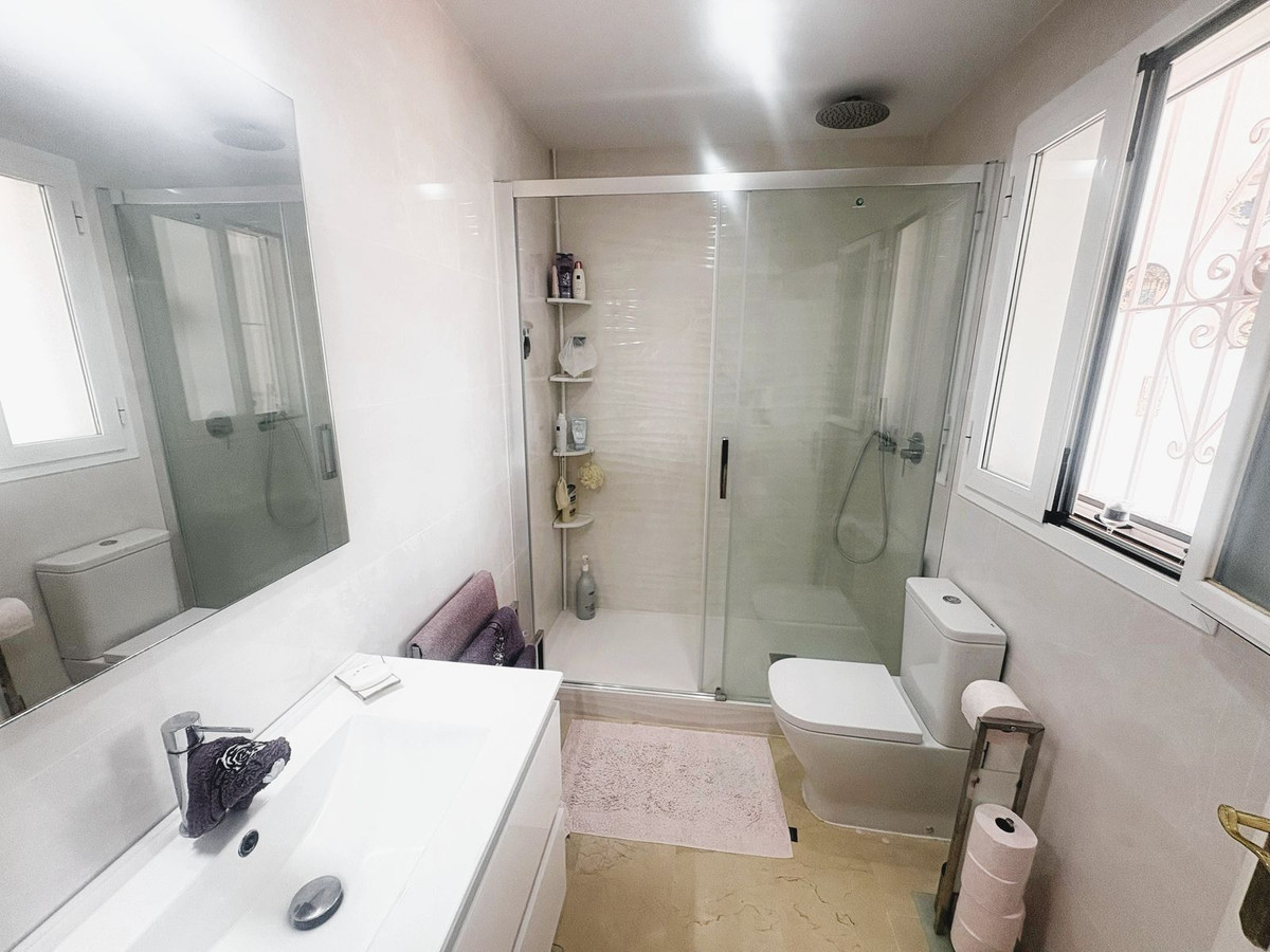Townhouse for sale in La Duquesa | 3 bedrooms H5111614