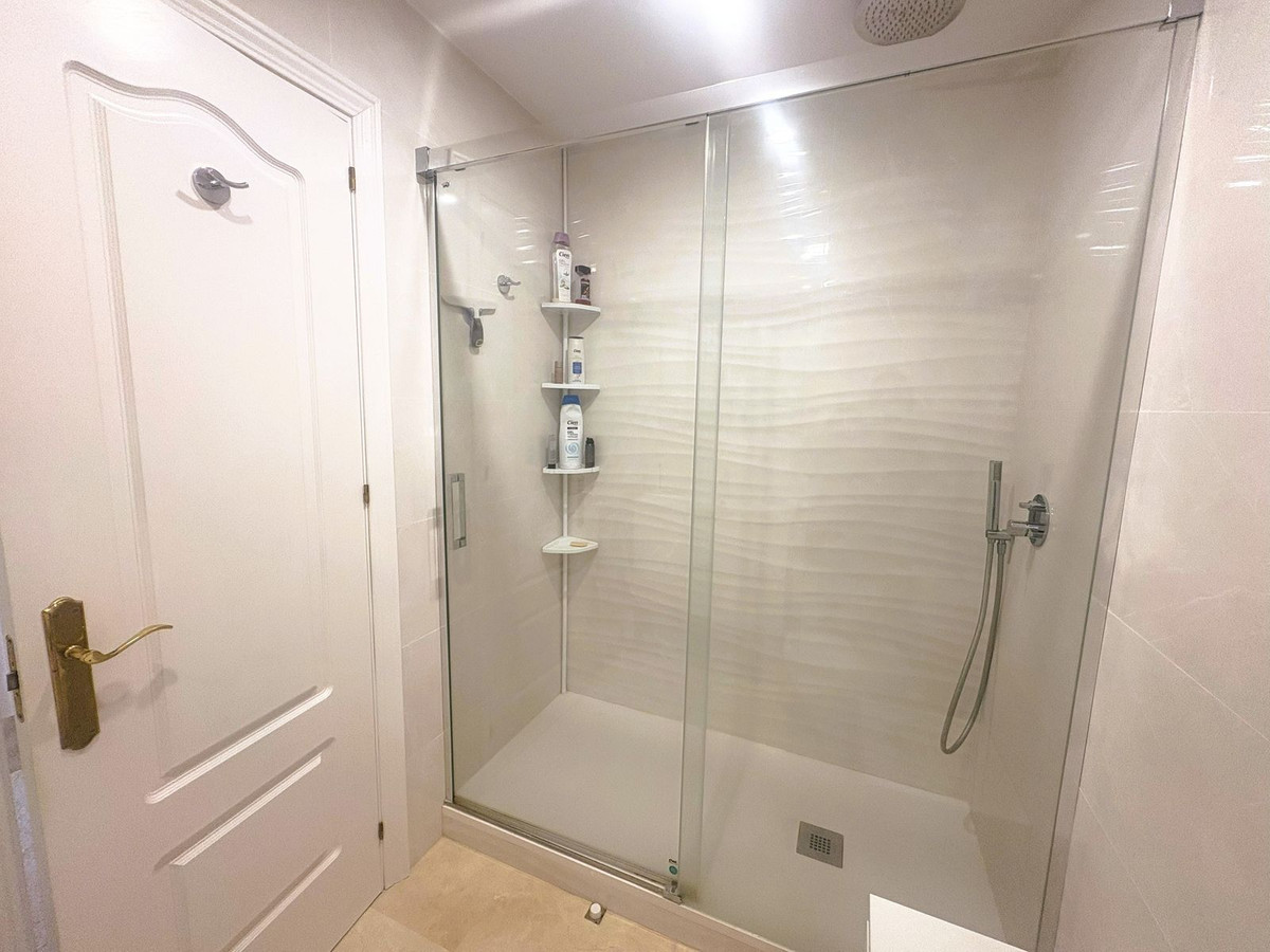 Townhouse for sale in La Duquesa | 3 bedrooms H5111614