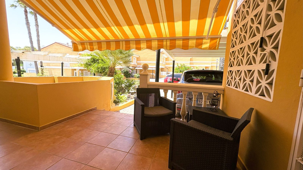 Townhouse for sale in La Duquesa | 3 bedrooms H5111614