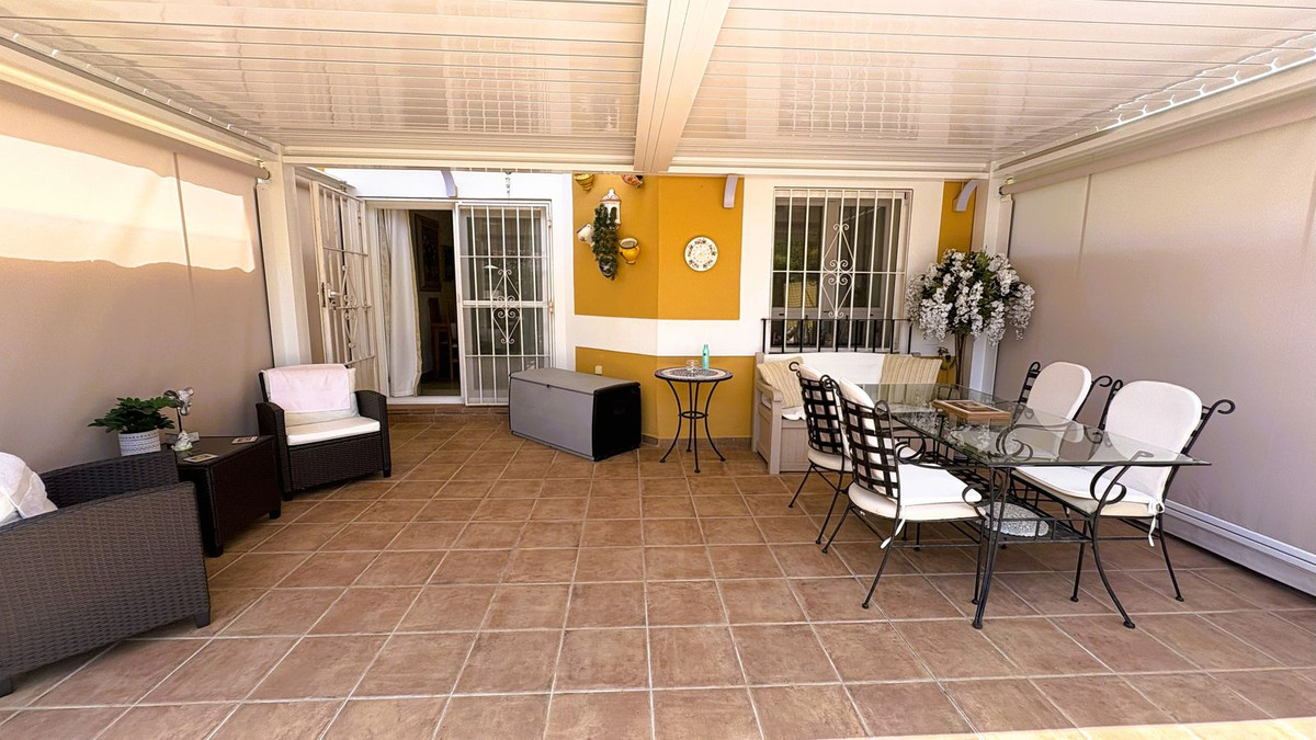 Townhouse for sale in La Duquesa | 3 bedrooms H5111614