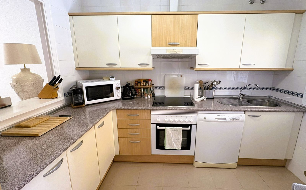 Townhouse for sale in La Duquesa | 3 bedrooms H5111614