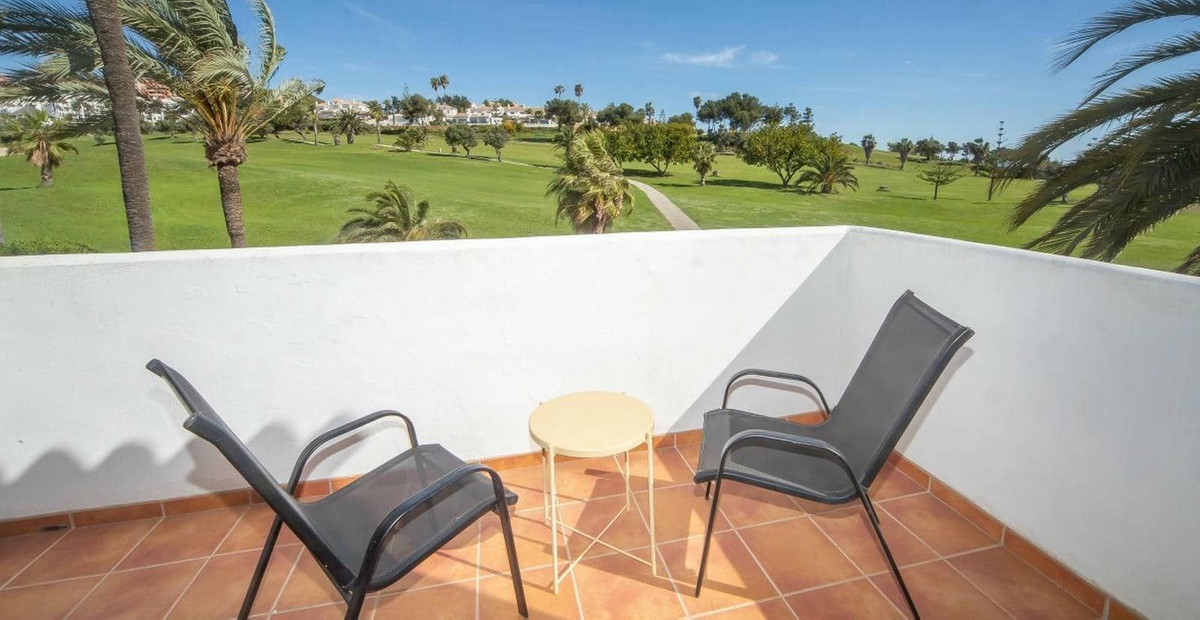 Townhouse for sale in La Duquesa | 3 bedrooms H5111626