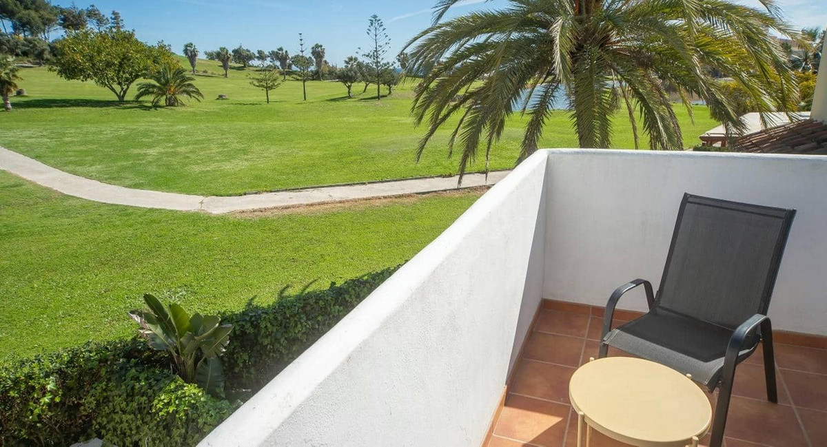 Townhouse for sale in La Duquesa | 3 bedrooms H5111626
