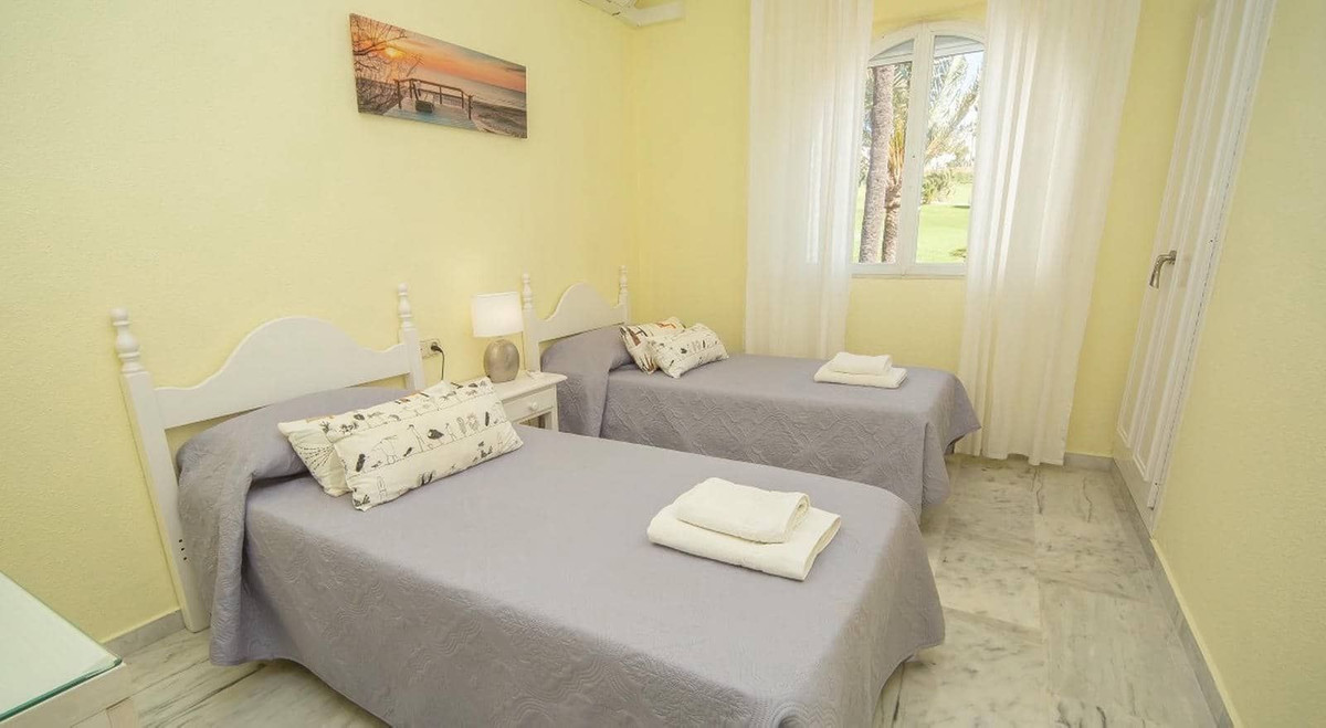 Townhouse for sale in La Duquesa | 3 bedrooms H5111626
