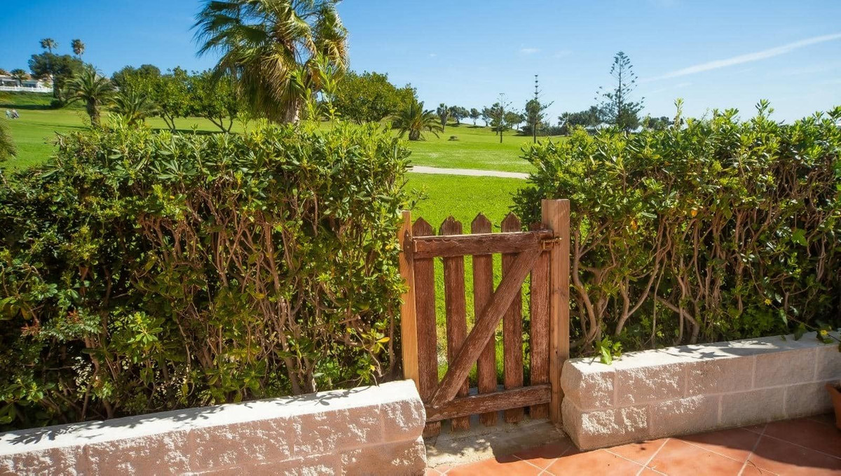 Townhouse for sale in La Duquesa | 3 bedrooms H5111626