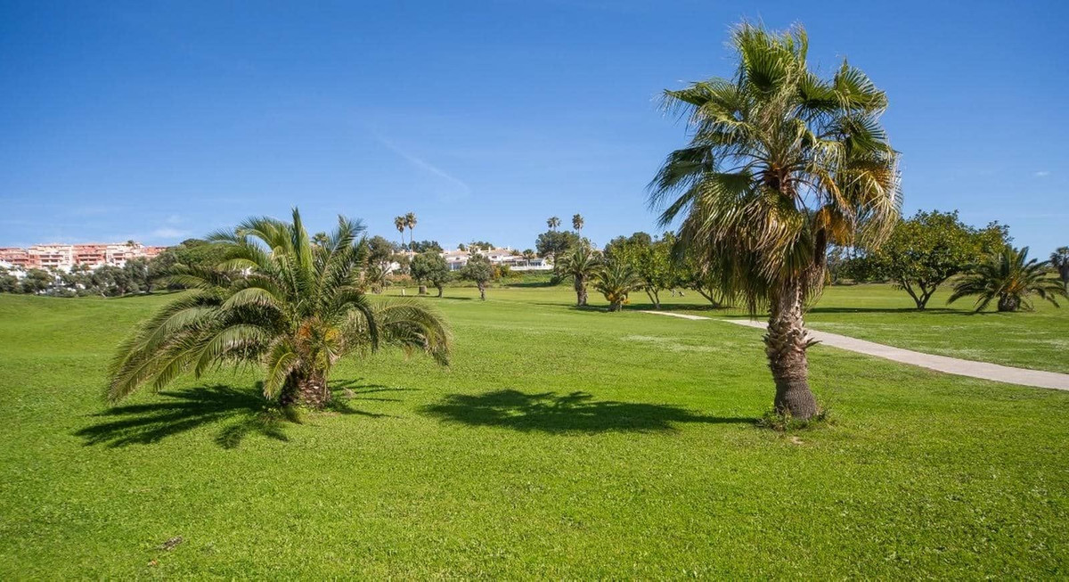 Townhouse for sale in La Duquesa | 3 bedrooms H5111626