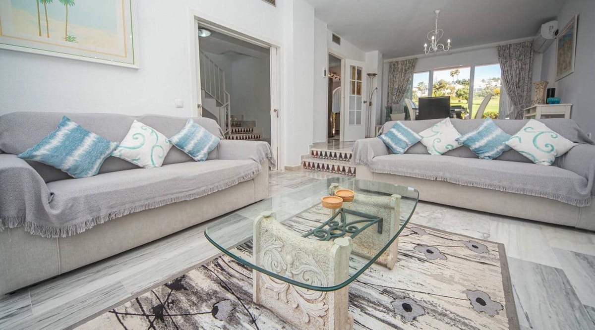 Townhouse for sale in La Duquesa | 3 bedrooms H5111626