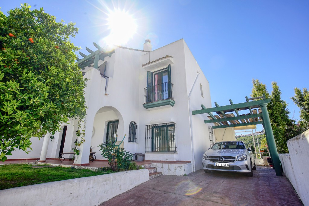 Detached Villa for sale in La Duquesa | 3 bedrooms H5119579