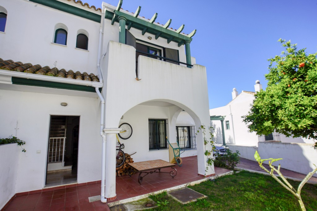 Detached Villa for sale in La Duquesa | 3 bedrooms H5119579