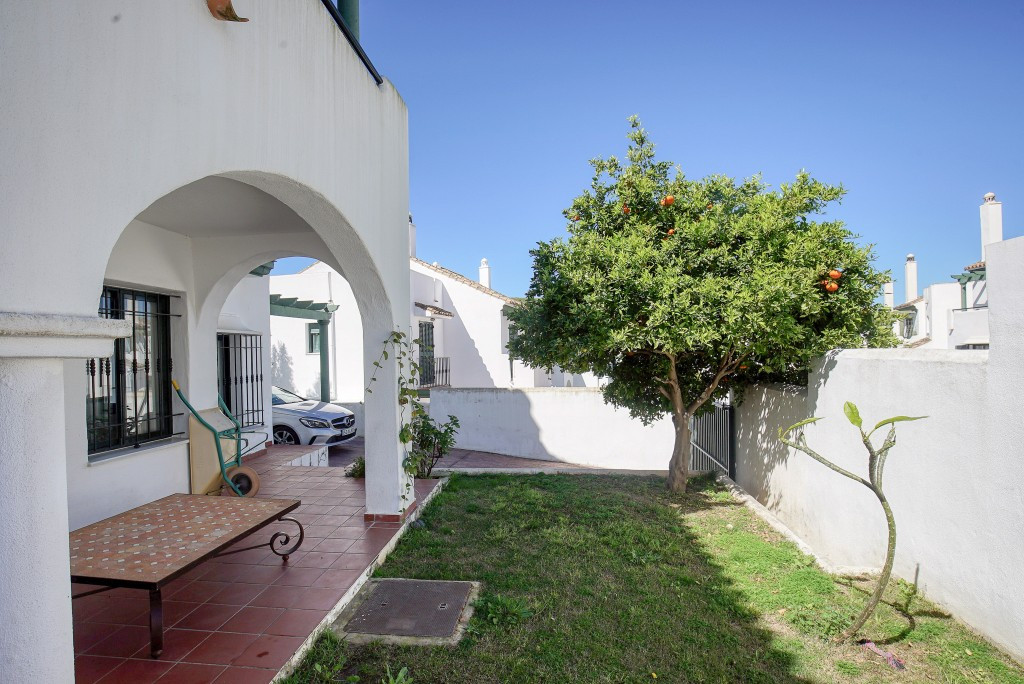 Detached Villa for sale in La Duquesa | 3 bedrooms H5119579