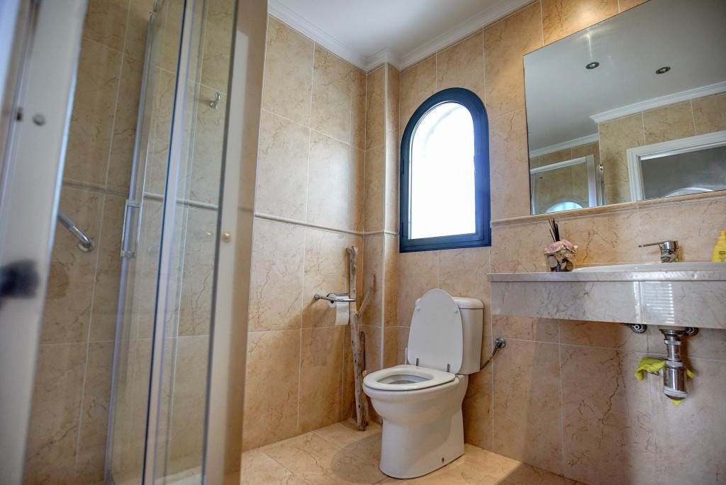 Detached Villa for sale in La Duquesa | 3 bedrooms H5119579