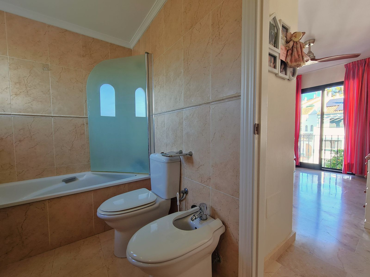 Huis te koop in La Duquesa | 3 slaapkamers H5122042