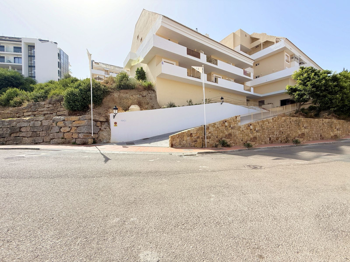 Apartment for sale in La Duquesa | 2 bedrooms H5130538