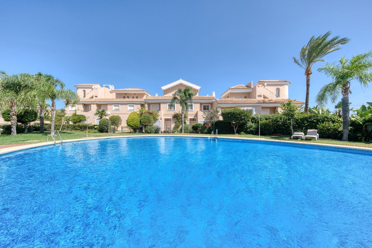 Huis te koop in La Duquesa | 4 slaapkamers H5146585