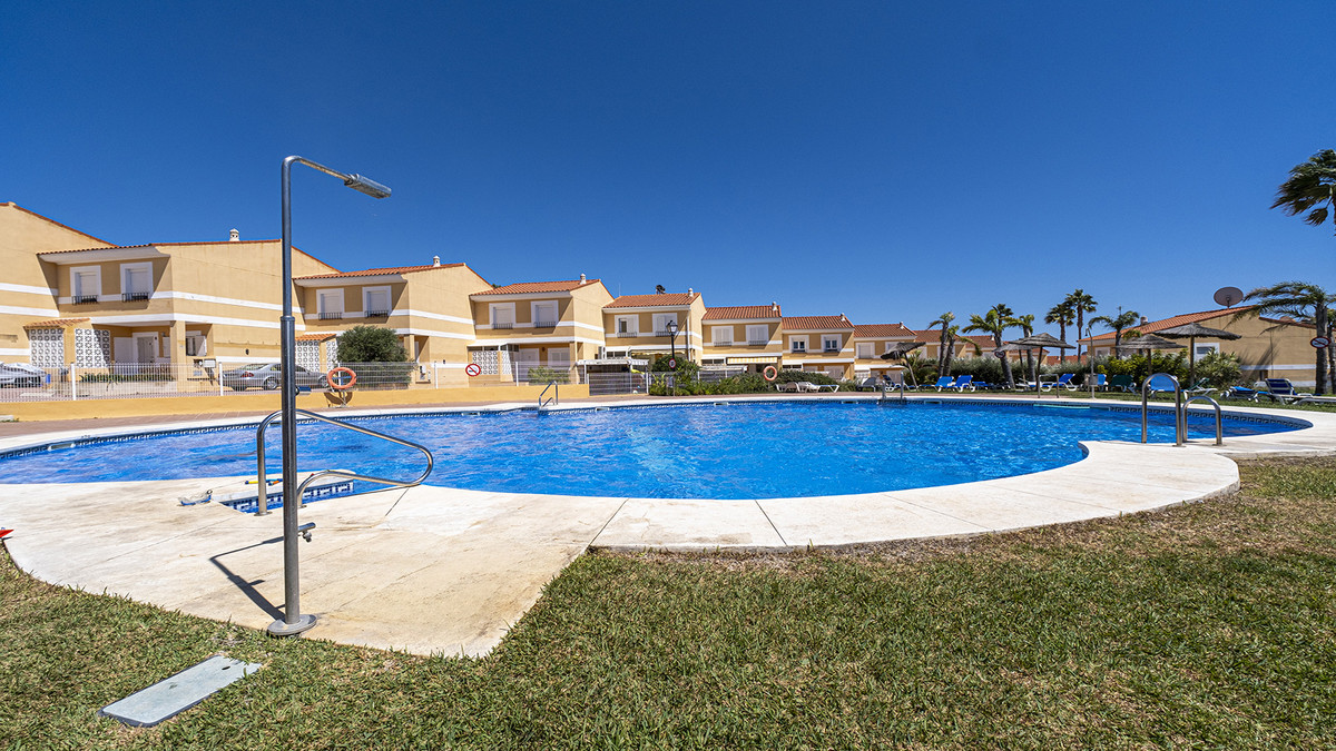 Huis te koop in La Duquesa | 3 slaapkamers H5148286