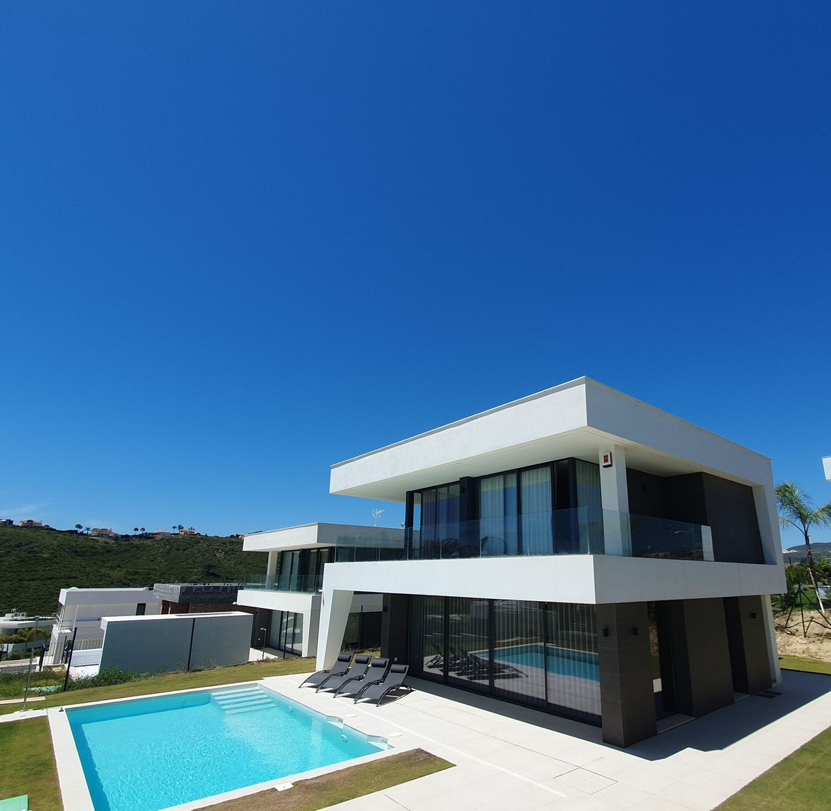 Huis te koop in La Duquesa | 4 slaapkamers H5250487