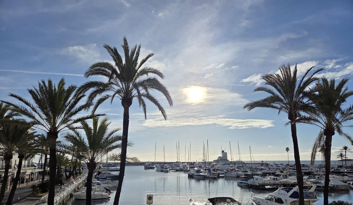 Huis te koop in La Duquesa | 4 slaapkamers H5250487