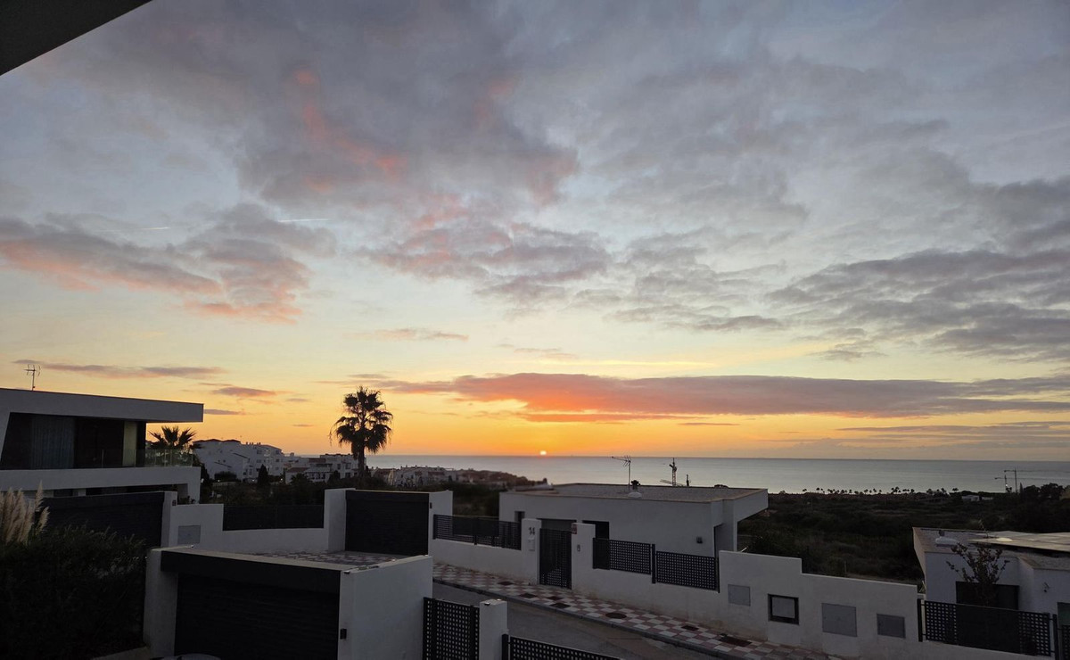 Huis te koop in La Duquesa | 4 slaapkamers H5250487