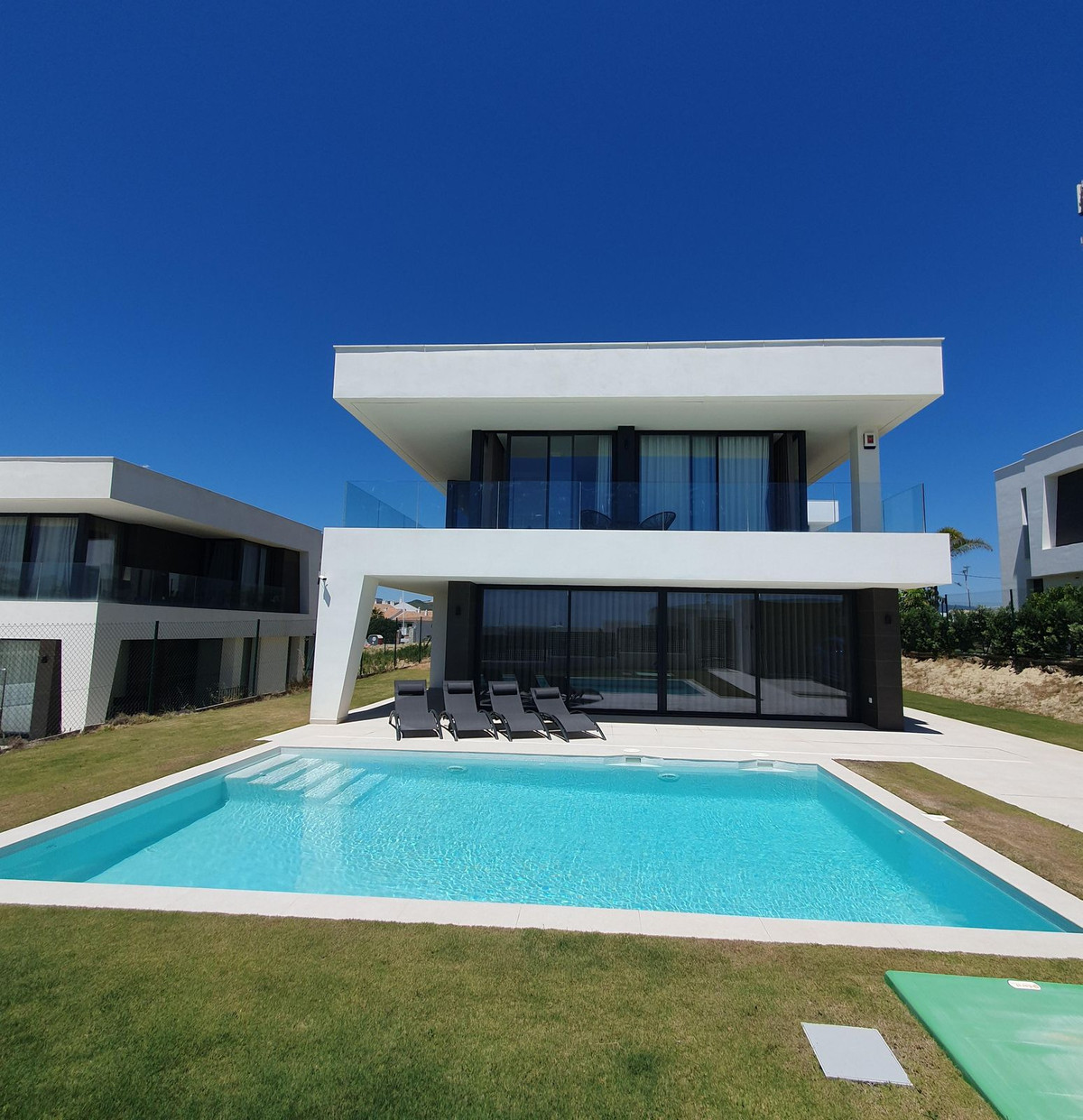 Huis te koop in La Duquesa | 4 slaapkamers H5250487