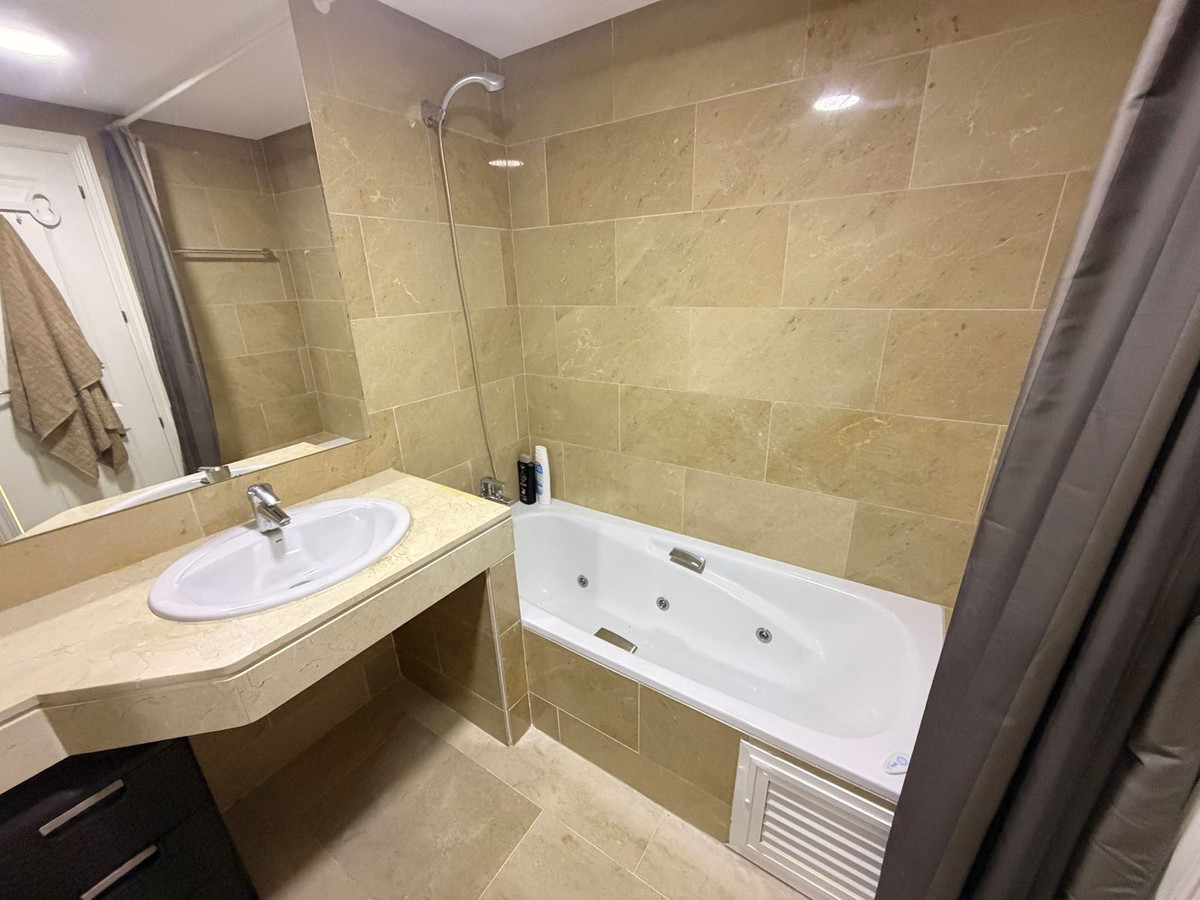 Appartement te koop in La Duquesa | 2 slaapkamers H5271574