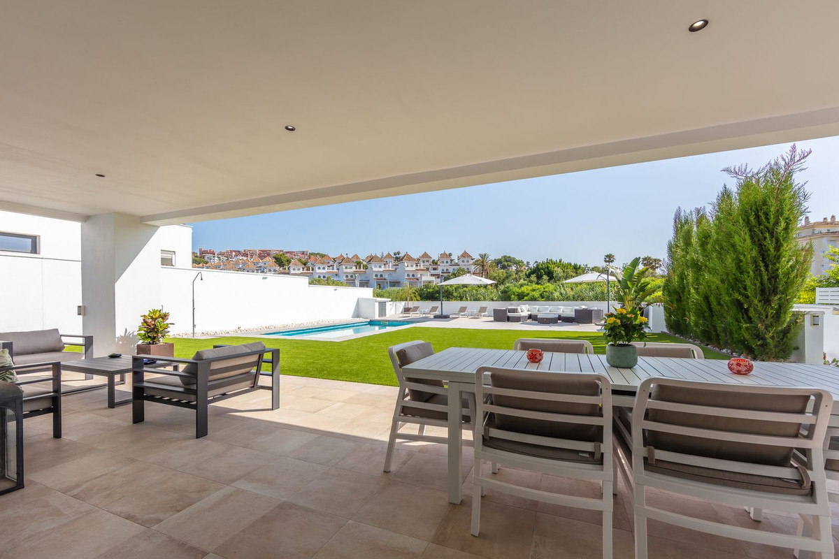 Huis te koop in La Duquesa | 4 slaapkamers H5287693