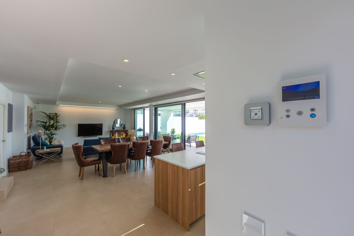 Huis te koop in La Duquesa | 4 slaapkamers H5287693