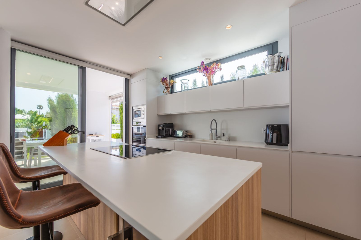 Huis te koop in La Duquesa | 4 slaapkamers H5287693