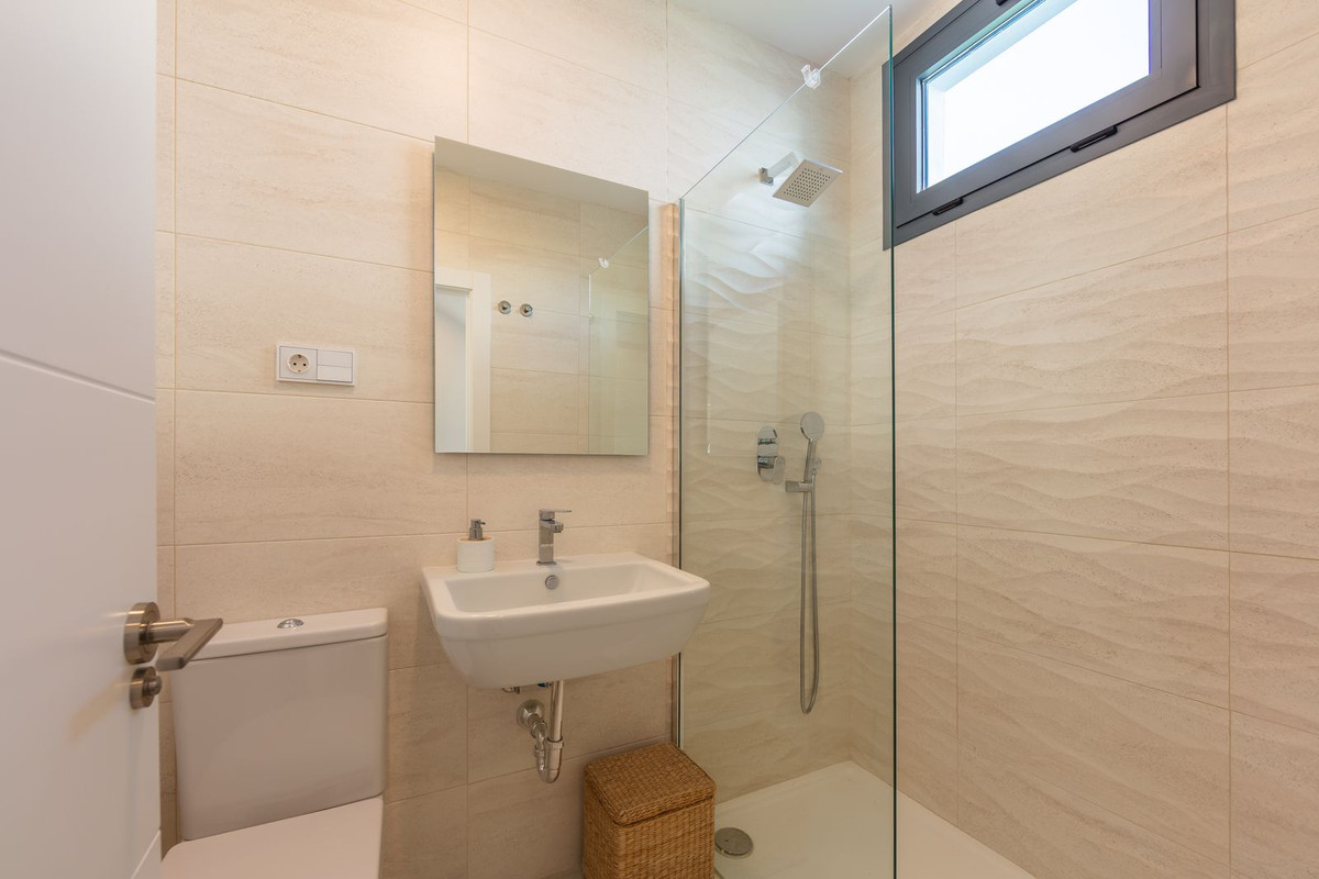 Huis te koop in La Duquesa | 4 slaapkamers H5287693