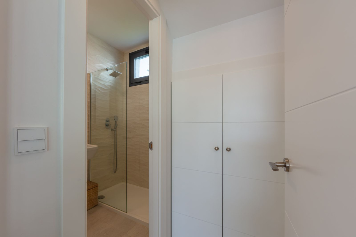 Huis te koop in La Duquesa | 4 slaapkamers H5287693